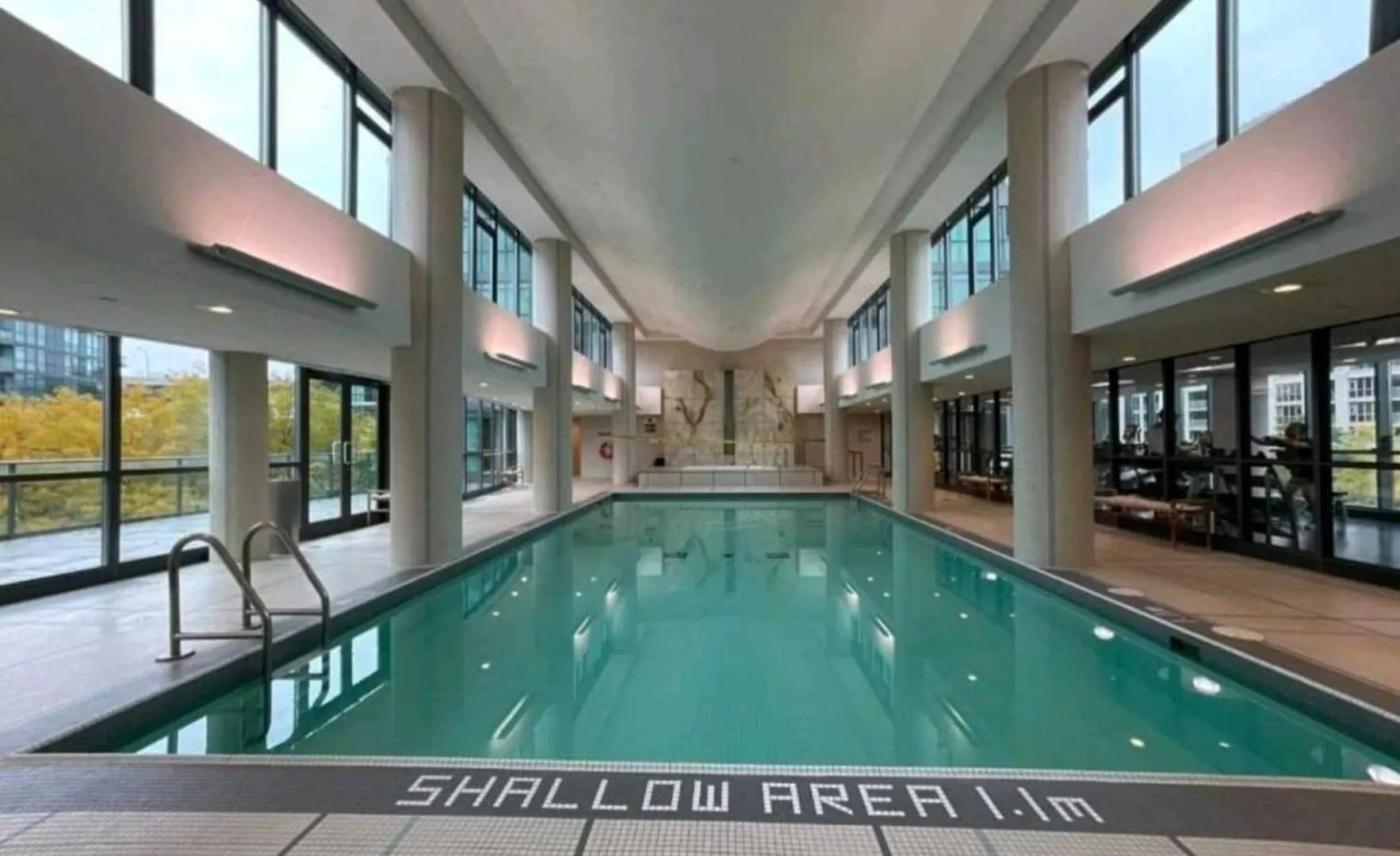 Cn Tower View With Free Parking, Pool, Gym, Free Skating, And More Toronto 0*,  Canada